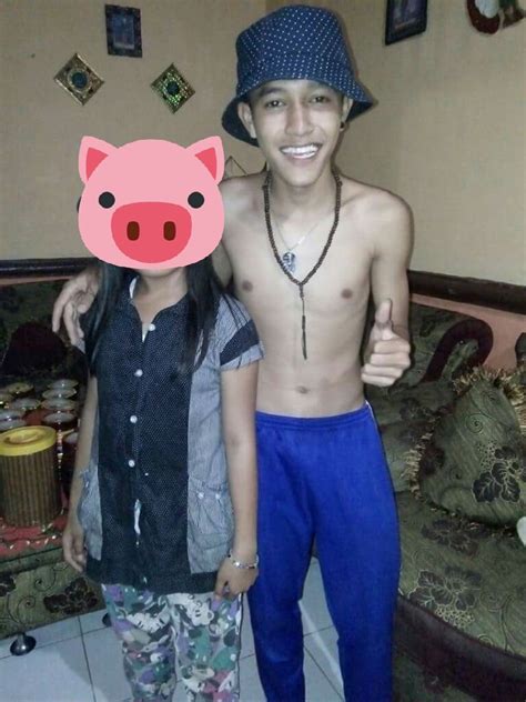 Cowok ganteng @PenikmatIbuIbu9 , Twitter Profile .